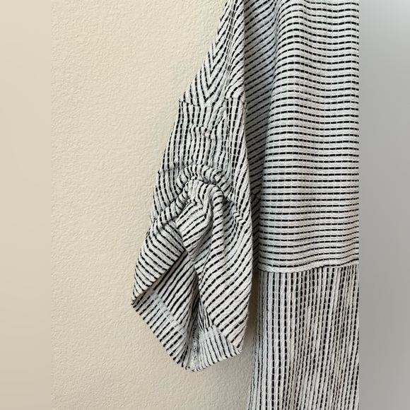 ✨🌹Flattering Stretch🌹✨ - Picture 3 of 3